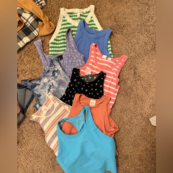 Huge Lot of Assorted Girls Tops, Shorts, Jeans, Leggings, Tanks in sz 10/12 L - Picture 8 of 10